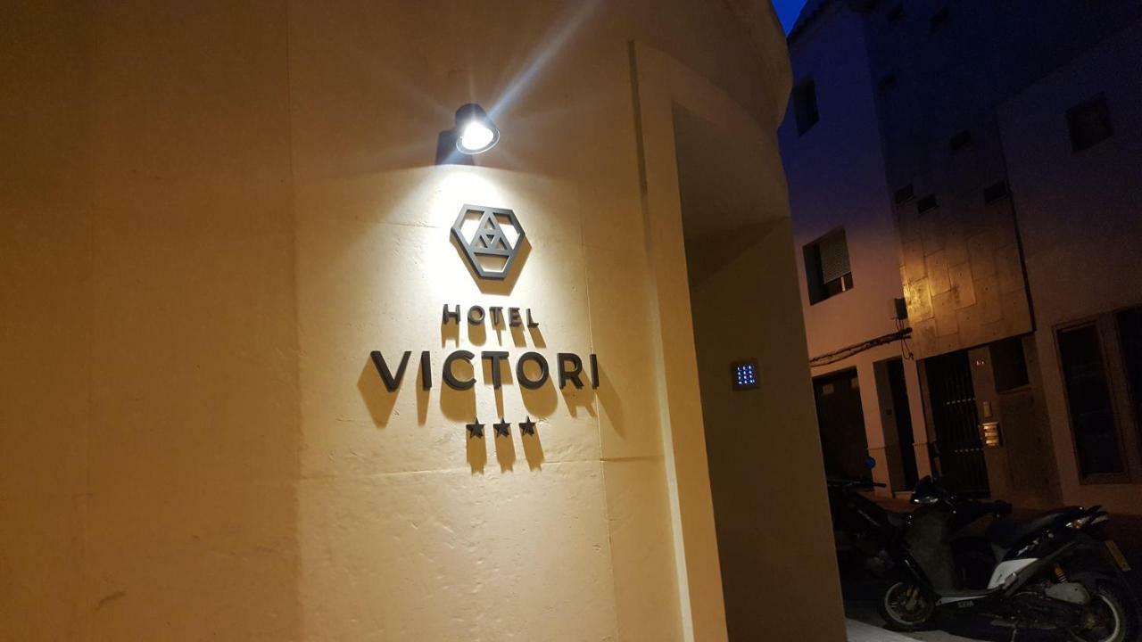 Hotel Victori Es Castell  Exterior photo